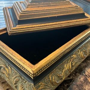 Beautiful vintage Hand carved jewelry box